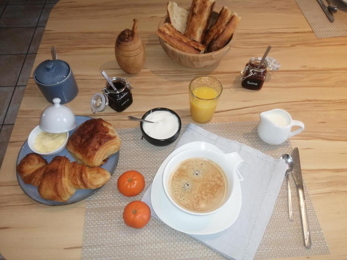 La Maison D'Elise Bed & Breakfast Dollon Luaran gambar